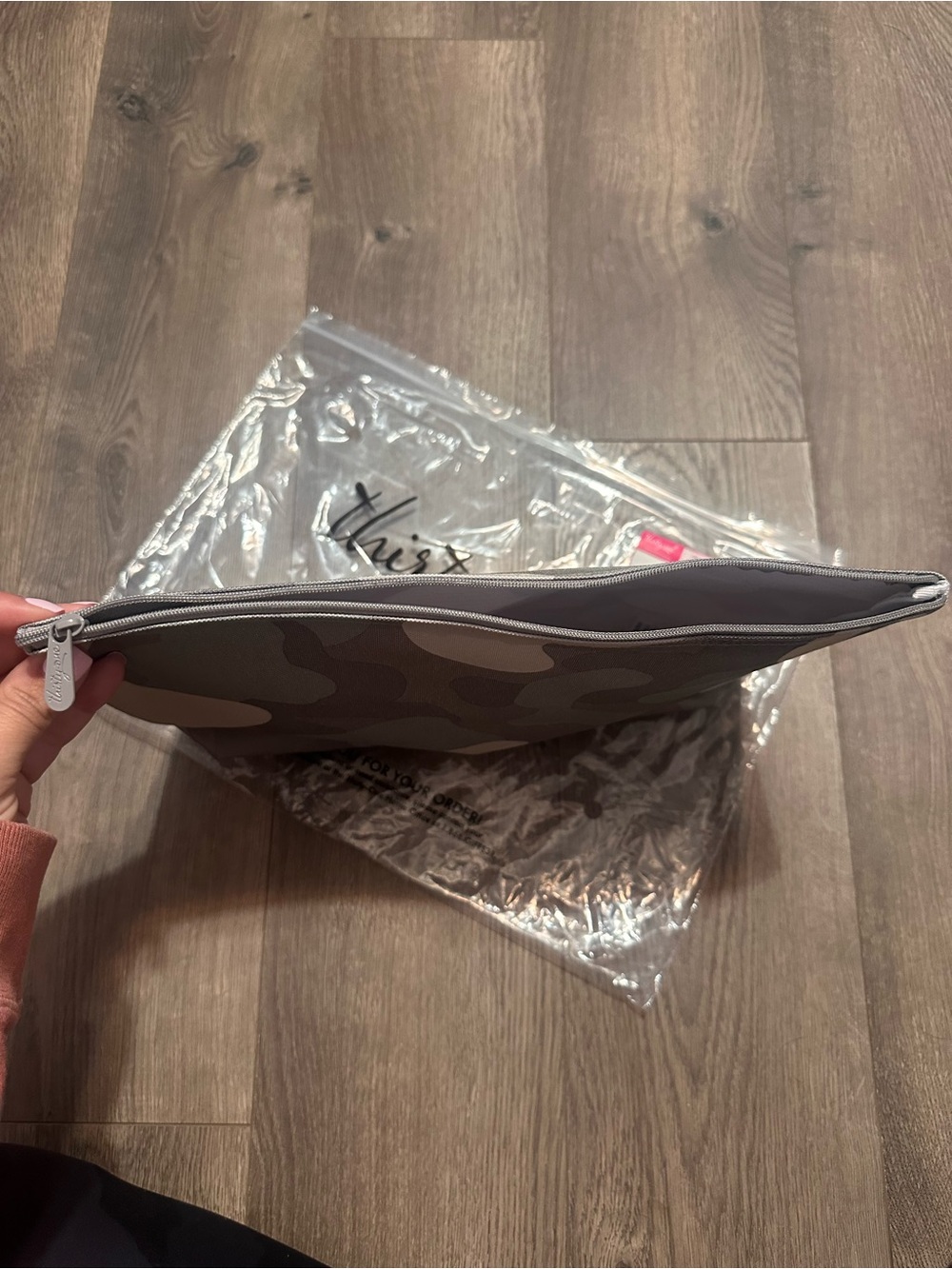 thirty-one Gray Camo Zipper Pouch - Picture 4 of 4